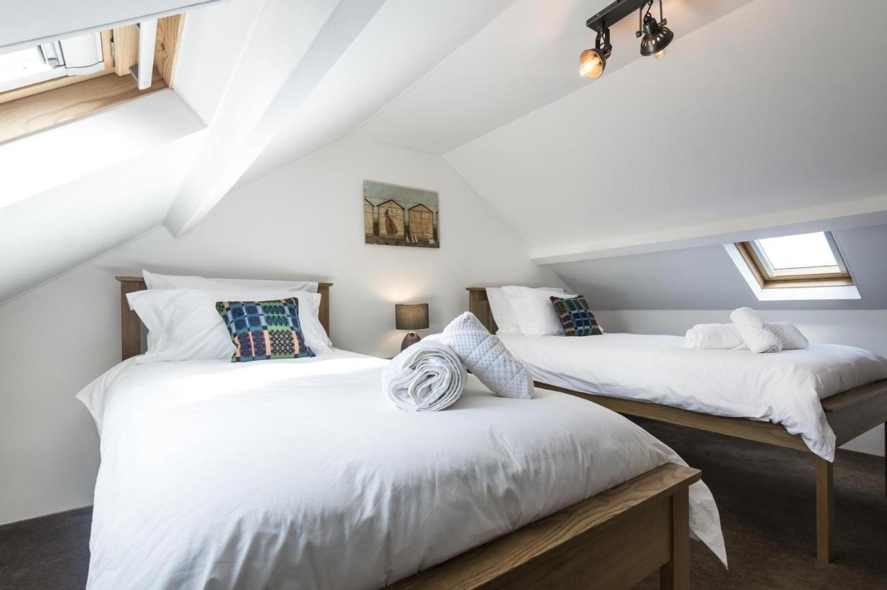 Foxglove - Luxurious Barn Conversion - Blossom Farm Johnston Exterior foto