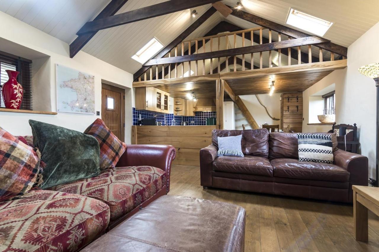 Foxglove - Luxurious Barn Conversion - Blossom Farm Johnston Exterior foto