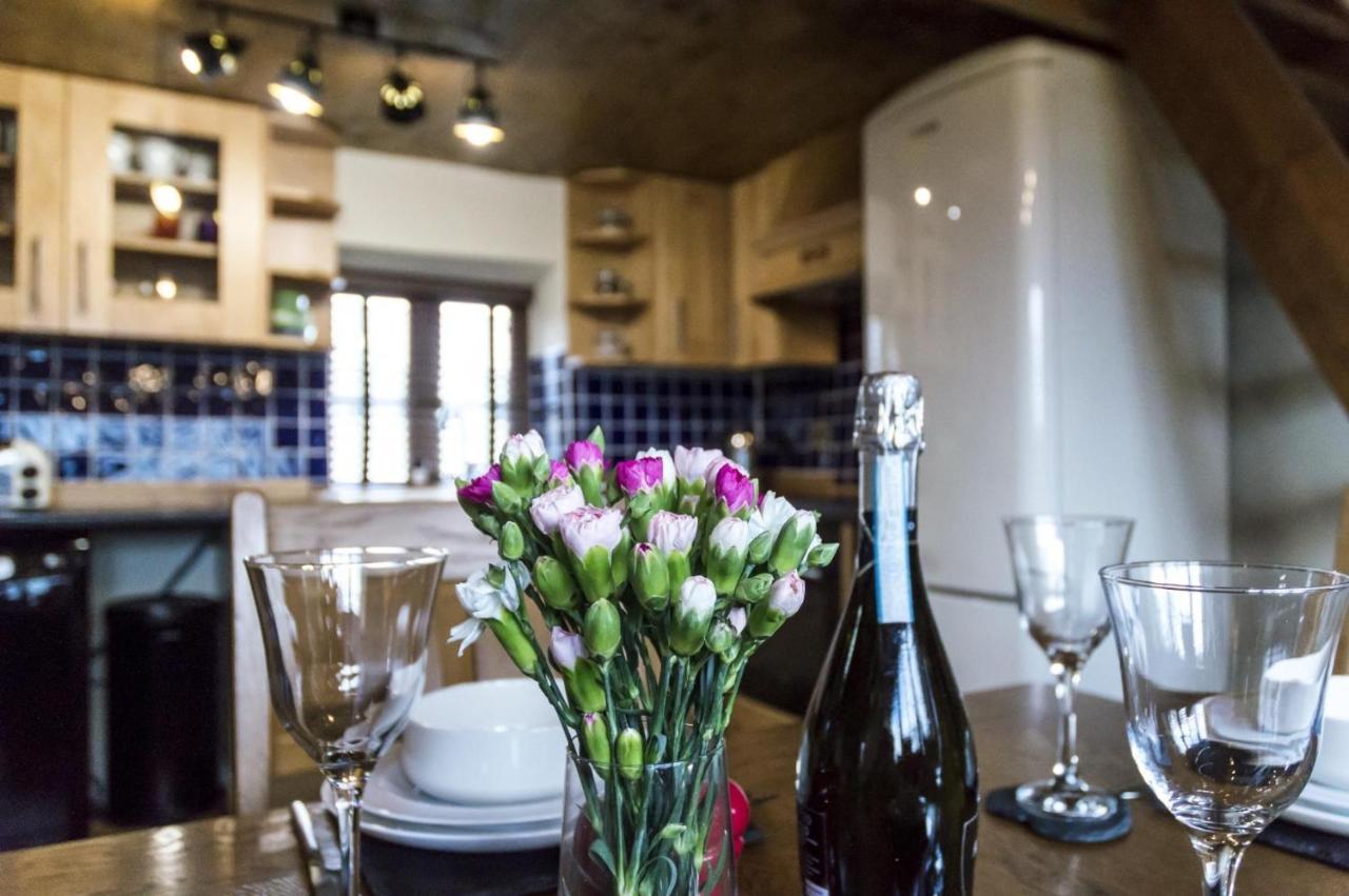 Foxglove - Luxurious Barn Conversion - Blossom Farm Johnston Exterior foto
